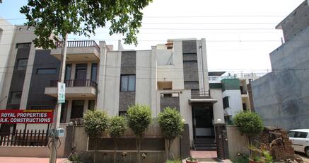 Luxury Hotels Near Emaar Mgf Business Park Gurgaon - 