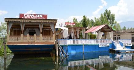 Hotels Near The Sheri Kashmir International Auditorium Srinagar Czara Houseboat