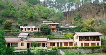 Hotels With Central Air Conditioning In Binsar At 6825night - 