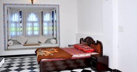 History And Culture Near Sajjan Niwas Udaipur At 1700night - 