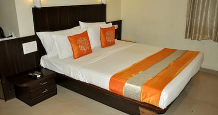 Hotels Near Parvathi Multiplex Kolhapur With Laundry Facilities - 