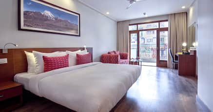 Hotels Near Big Bazaar Gangtok With Swimming Pool - 
