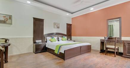 Book Treebo Hotels Near City Walk Mall Saket New Delhi - 