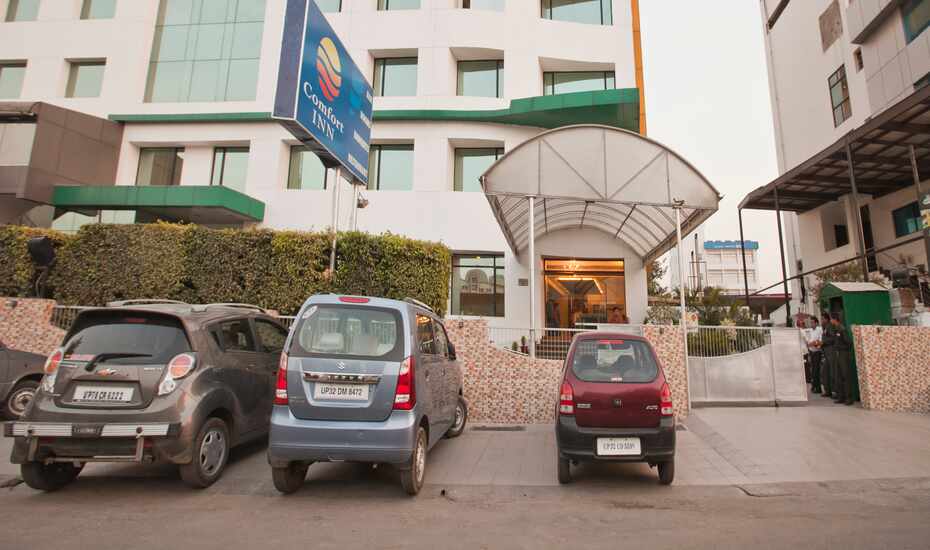 Comfort Inn Lucknow Book This Hotel At The Best Price Only On