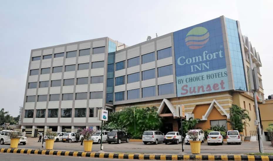 Comfort Inn Sunset Hotel Ahmedabad Book Room 4000 Night 70 Off Comfort Inn Sunset