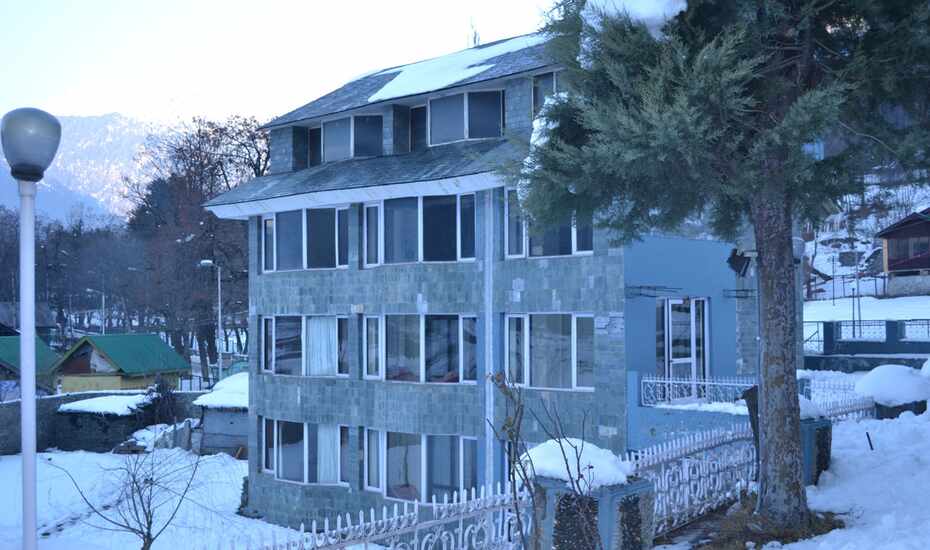 Woodstock Hotel Pahalgam Price, Reviews 
