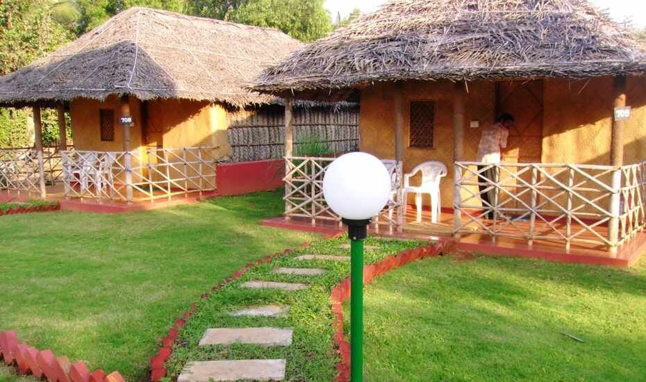 Beach Bay Cottages Goa Book This Hotel At The Best Price Only