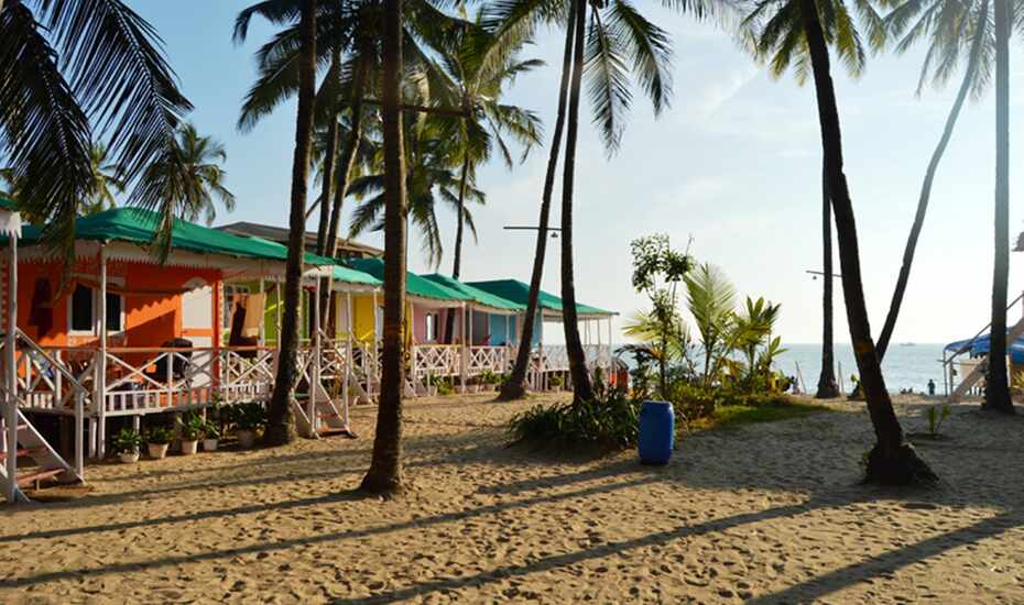 Бич хат. Южное Гоа бунгало. Куба отель на Гоа. Отели на пляже Палолем Южного Гоа. Хижина на Гоа.