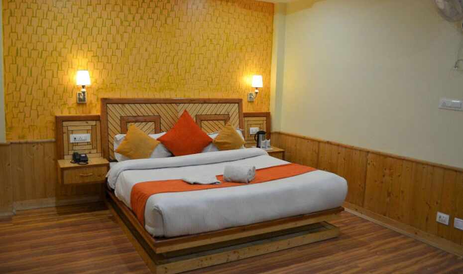Gezellig Inn Tree Hill Cottages Kanyal Villas Manali Book