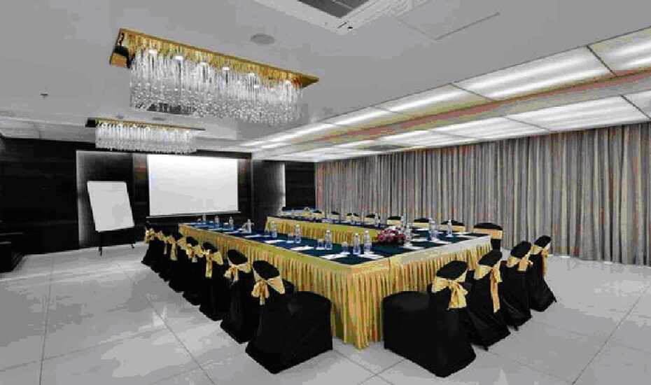 Comfort Inn Sunset Ahmedabad Book This Hotel At The Best Price
