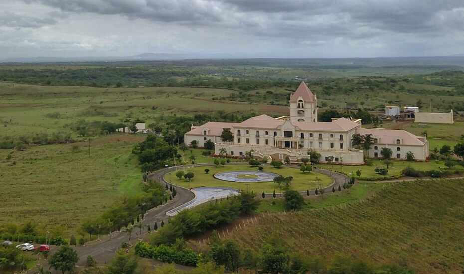 Resort At Four Seasons Winery Vineyards Pune Price Reviews Photos Address It is home to the largest gaming arcade in south india. resort at four seasons winery