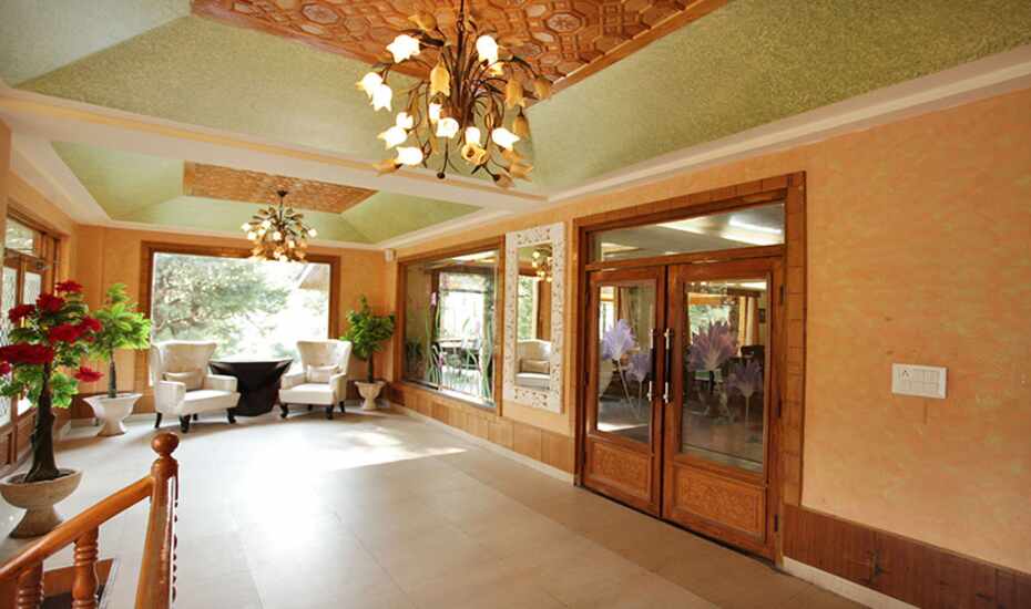 Grand Mumtaz Resorts Pahalgam Pahalgam Price Reviews Photos Address This venue is 0.4 miles from the center of pahalgām and 55 minutes by car from sheikh ul alam international airport. grand mumtaz resorts pahalgam pahalgam