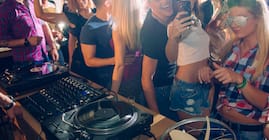 Nightlife Places In New Delhi Top Nightlife Spots In New Delhi Yatra Com The restaurants and nightclubs in london are famous for their flavor, decor, food and a lot more. nightlife places in new delhi top