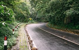 Take the 32-km Loop Road