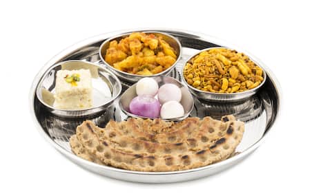 Saini Rajasthani Vaishno Dhaba Katra, Popular Dishes to Eat at Saini