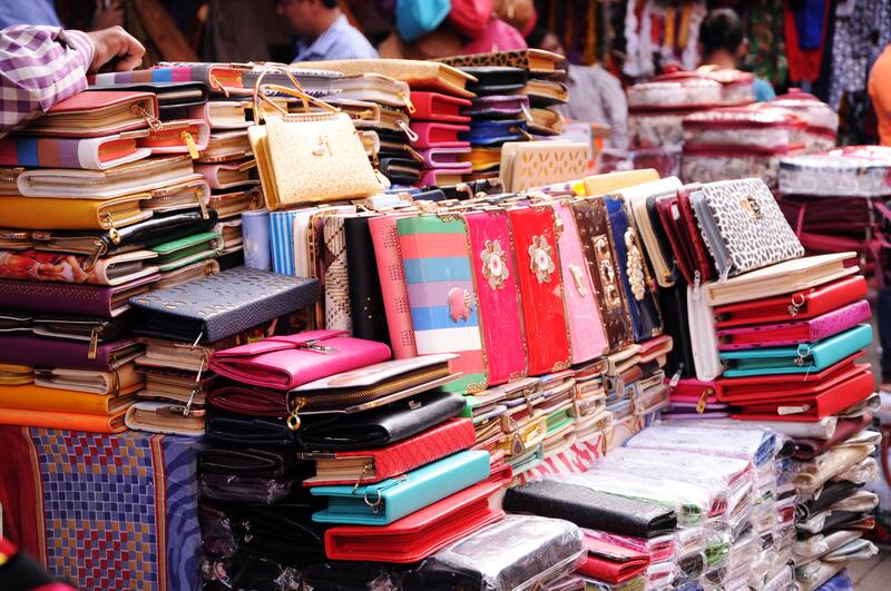 A Must Experience Shopping Therapy - Sarojini Nagar in New Delhi street shopping