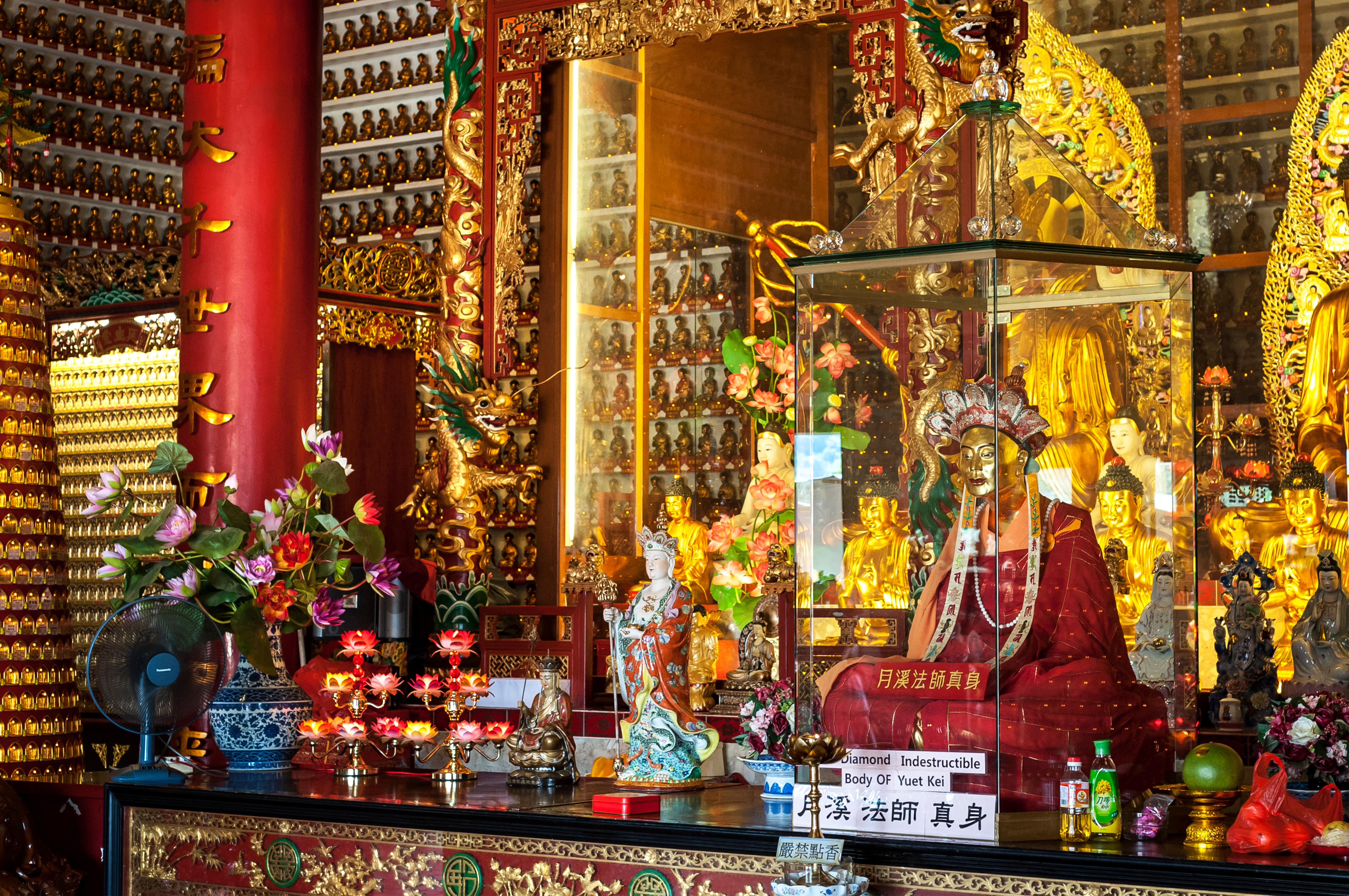Ten Thousand Buddhas Monastery One of the Top Attractions in Hong