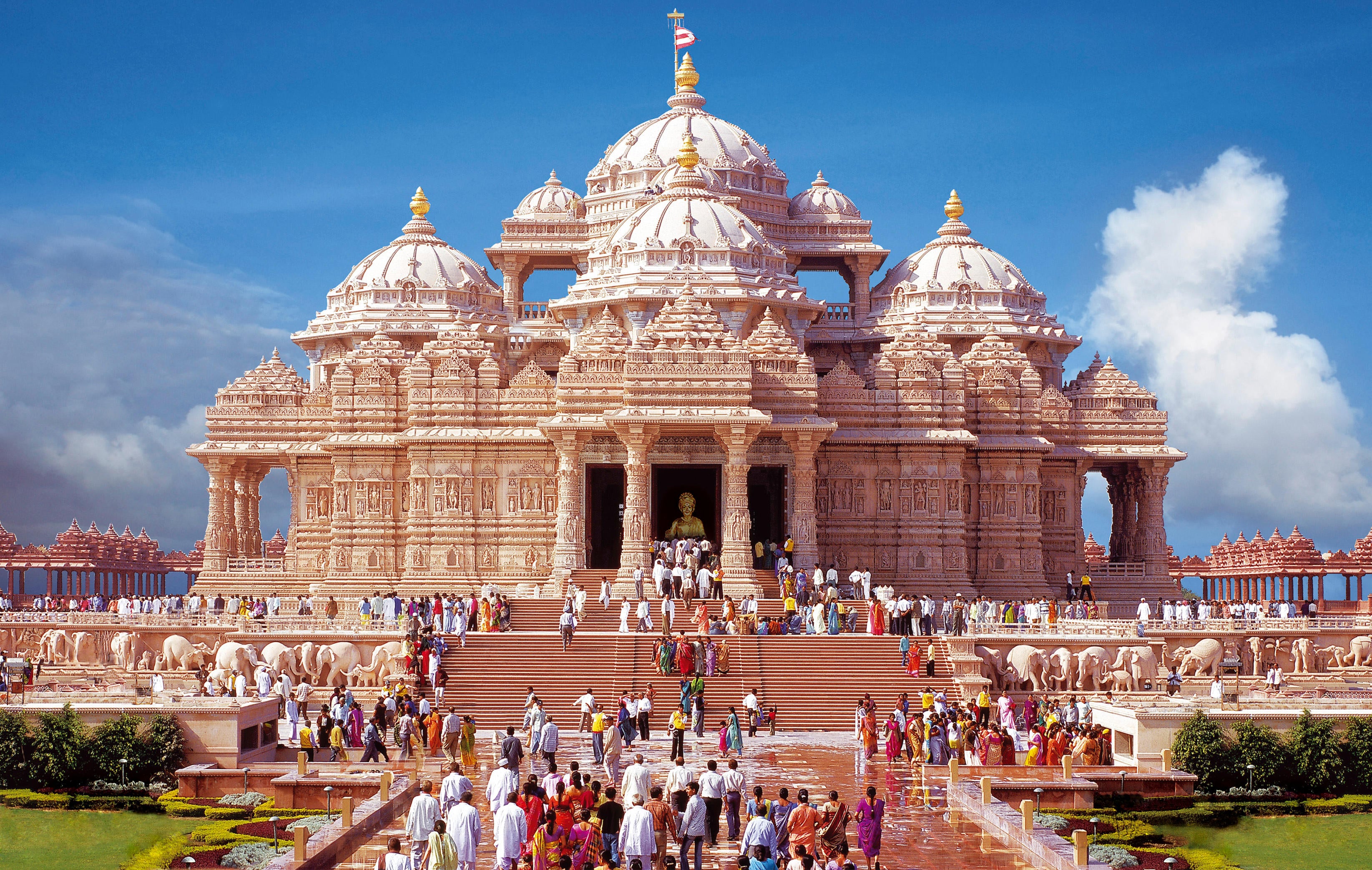 tourist places near akshardham delhi