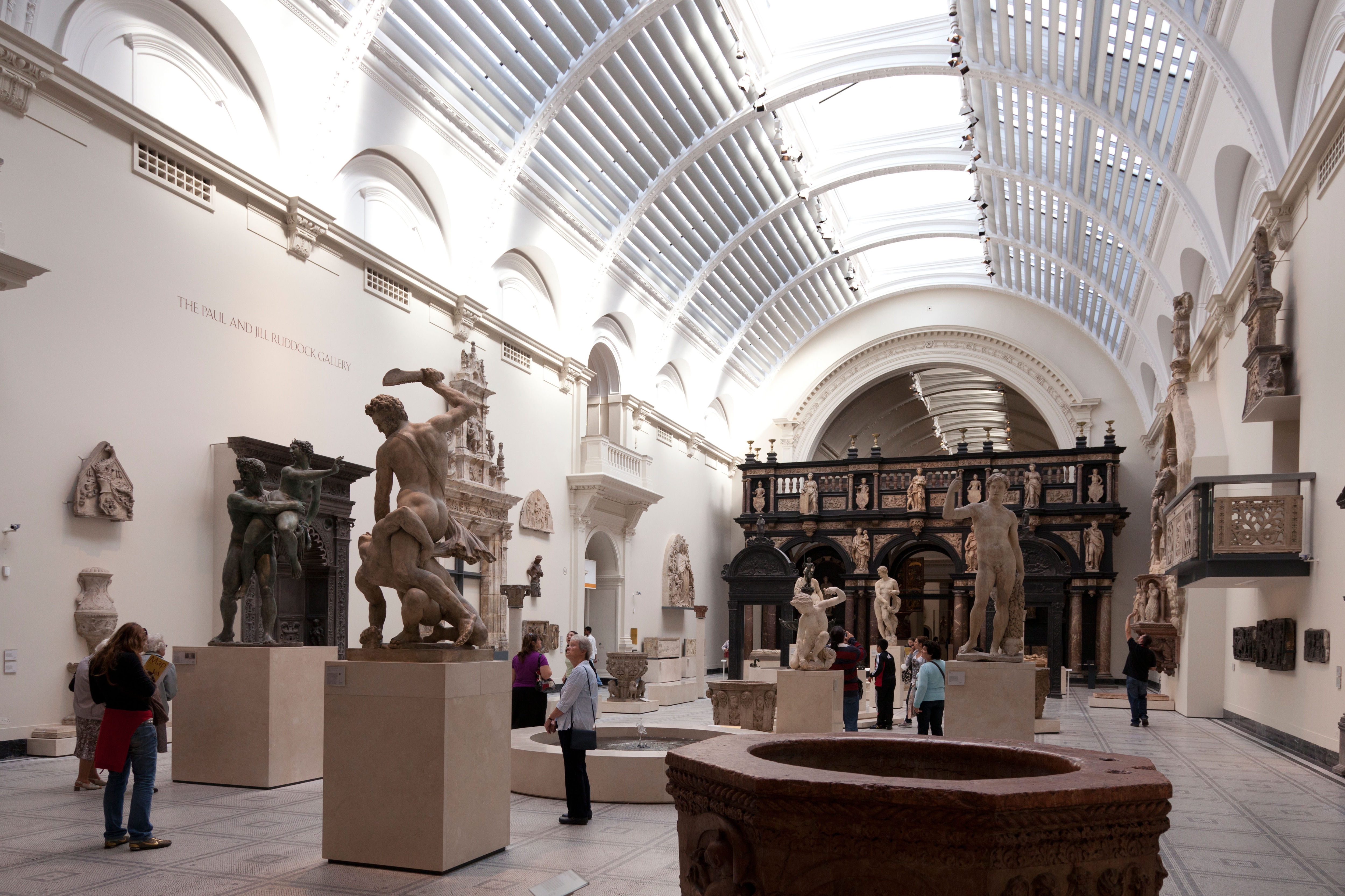 Victoria And Albert Museum - One of the Top Attractions in ...
