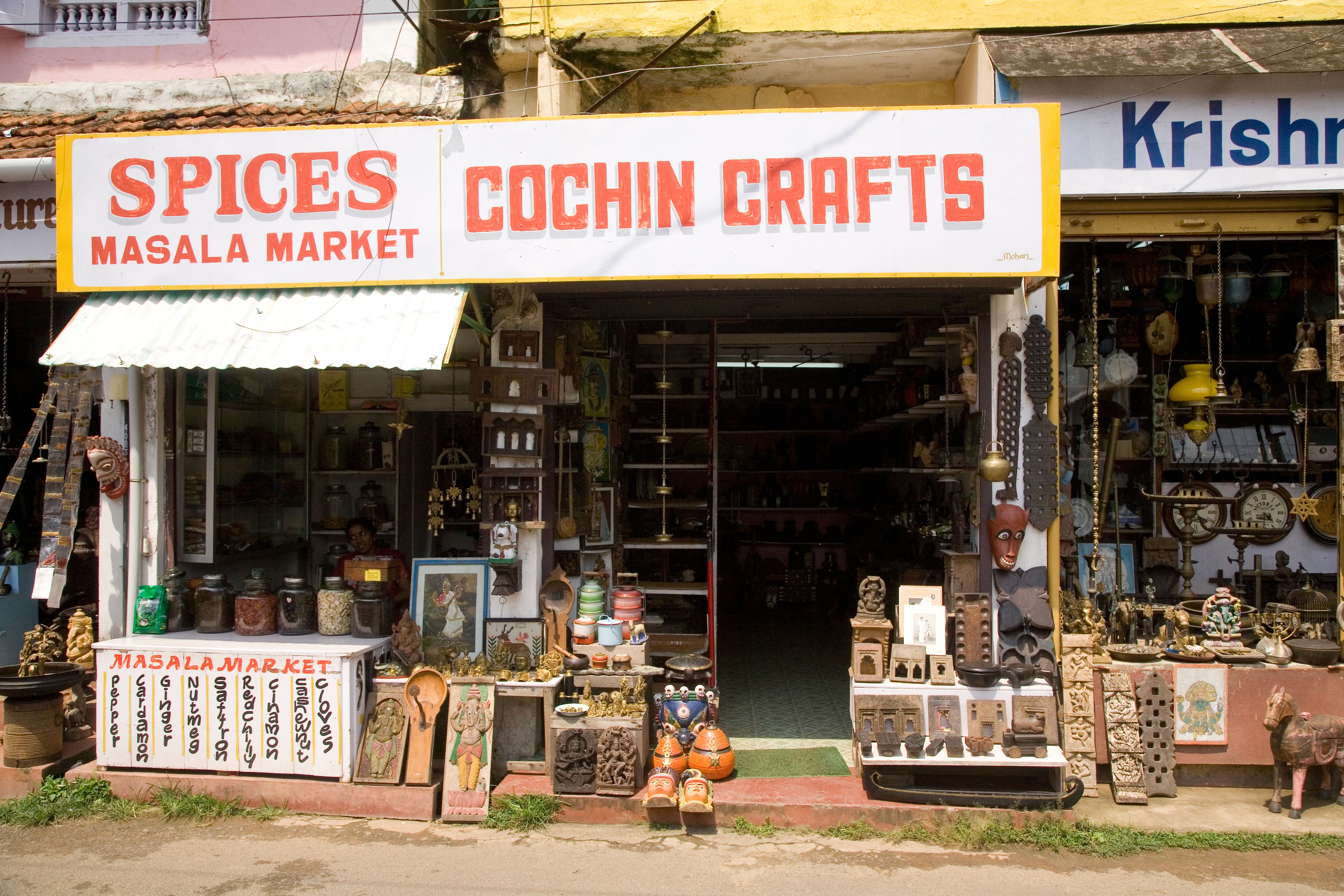 Bazaar Road in Kochi, Complete Shopping Guide at Bazaar Road Kochi