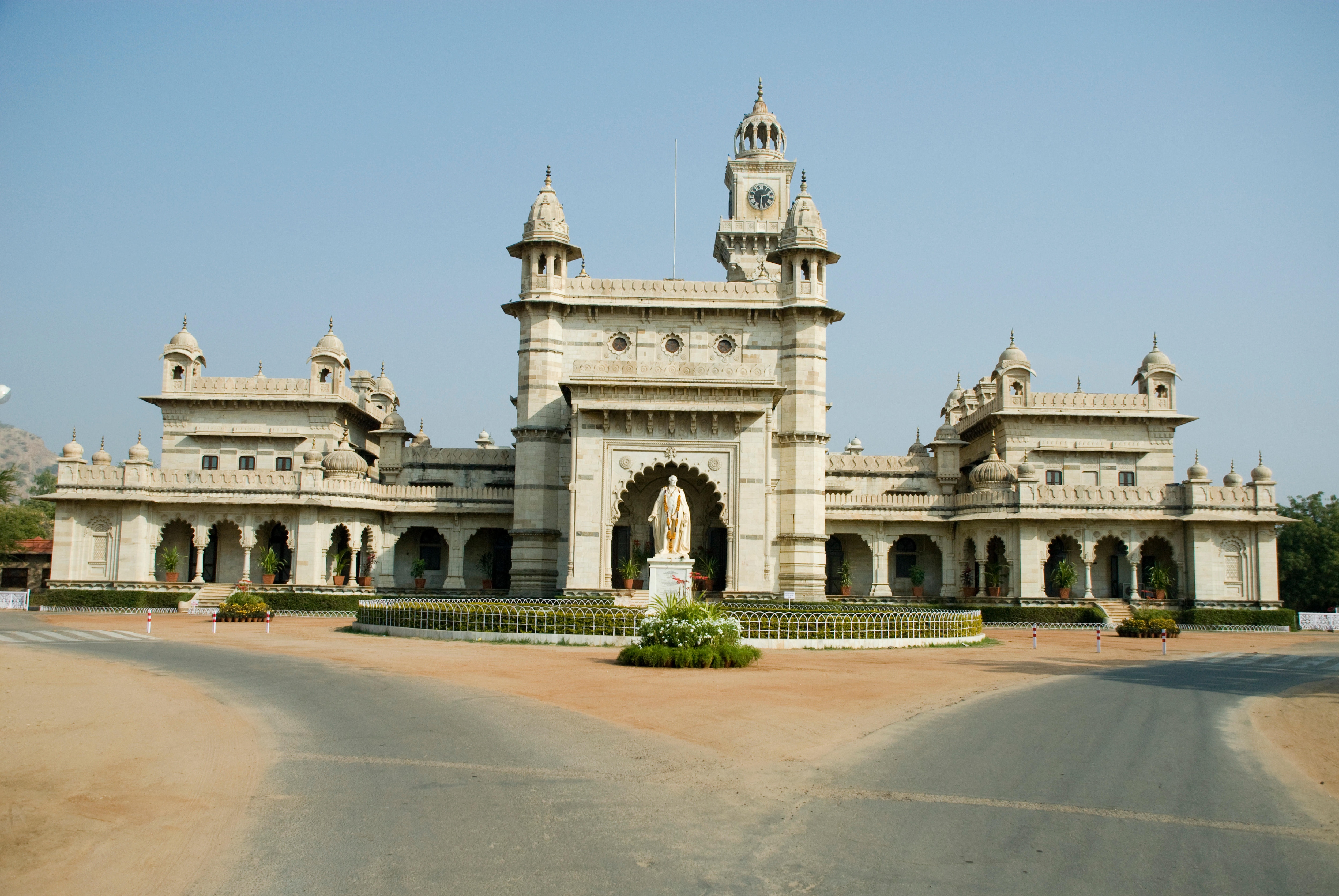 Explore Mayo College And Museum in Ajmer Every Detail You Need to