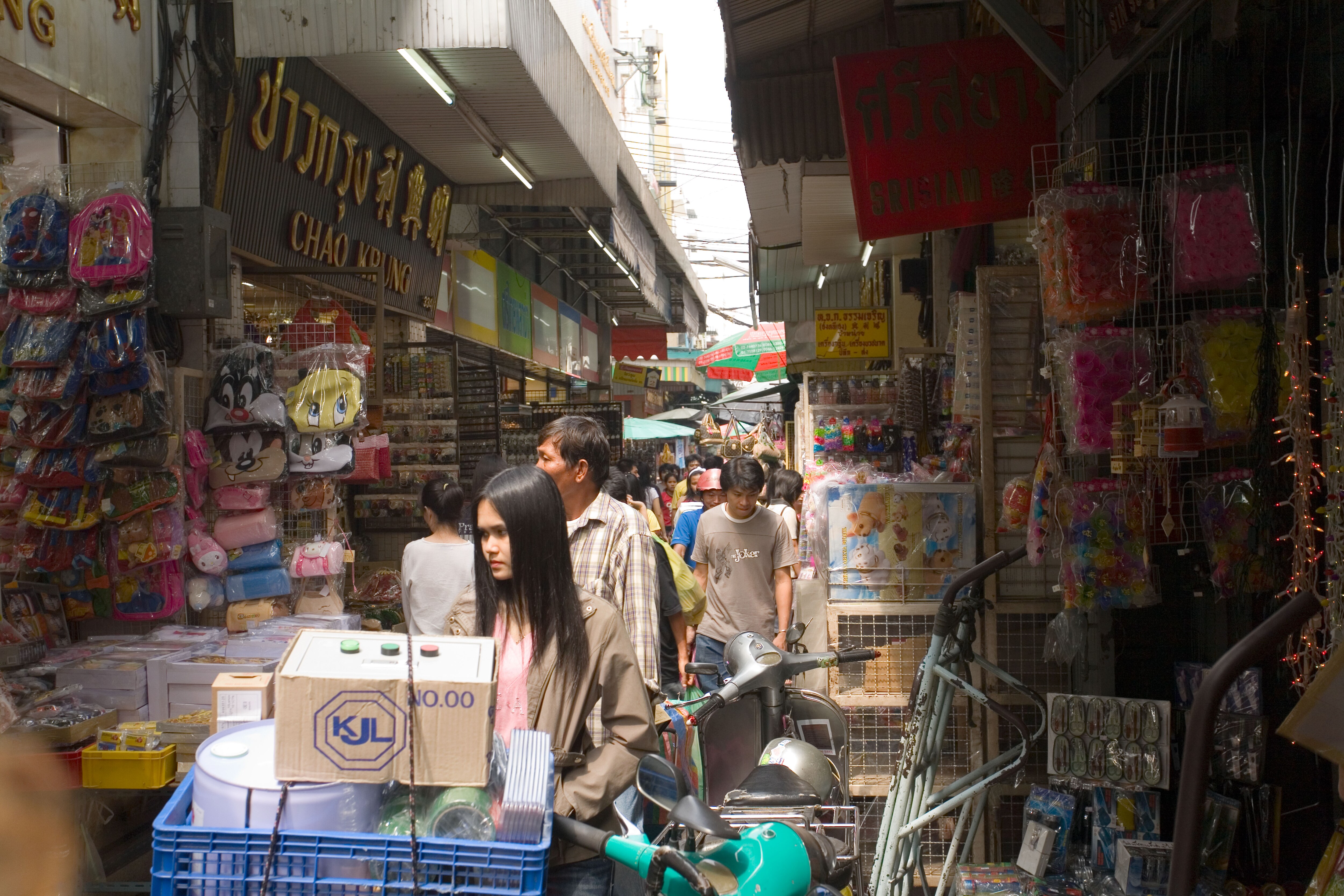 Chinatown Market In Bangkok Complete Shopping Guide At Chinatown 